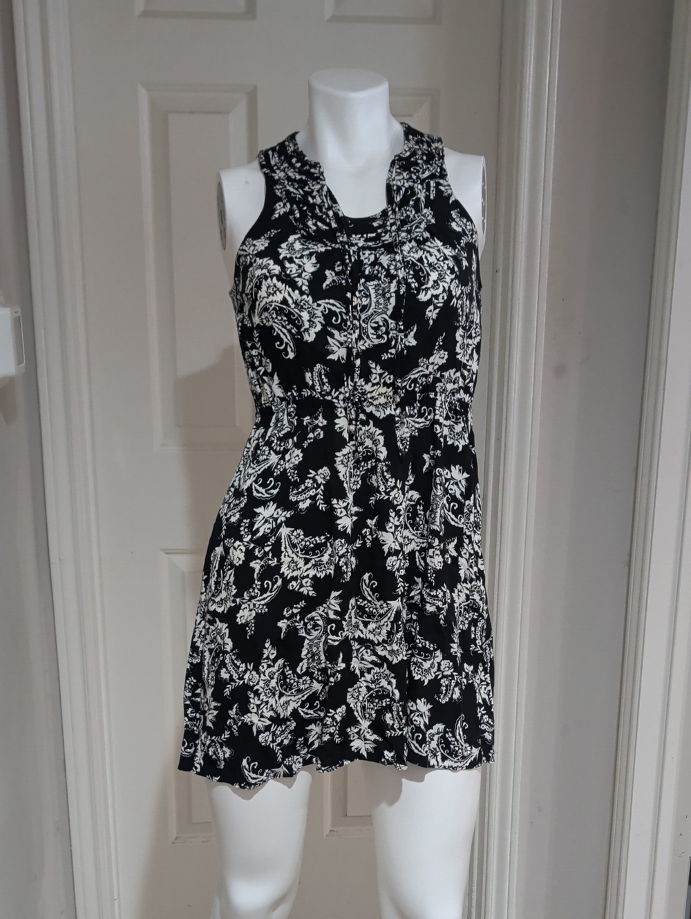 Vintage Elle Black and White Paisley Sleeveless Mini Dress XS